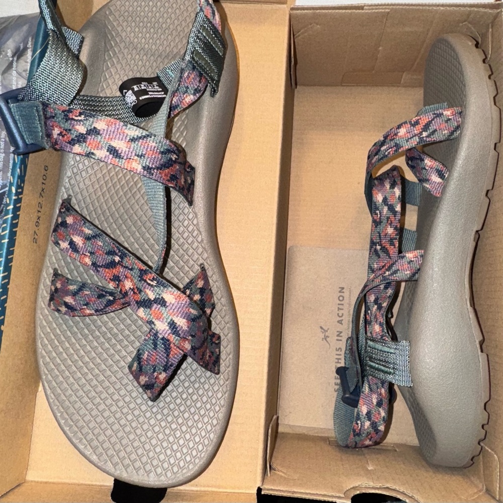 BNIB Chaco Multicolor Patterned Sandals